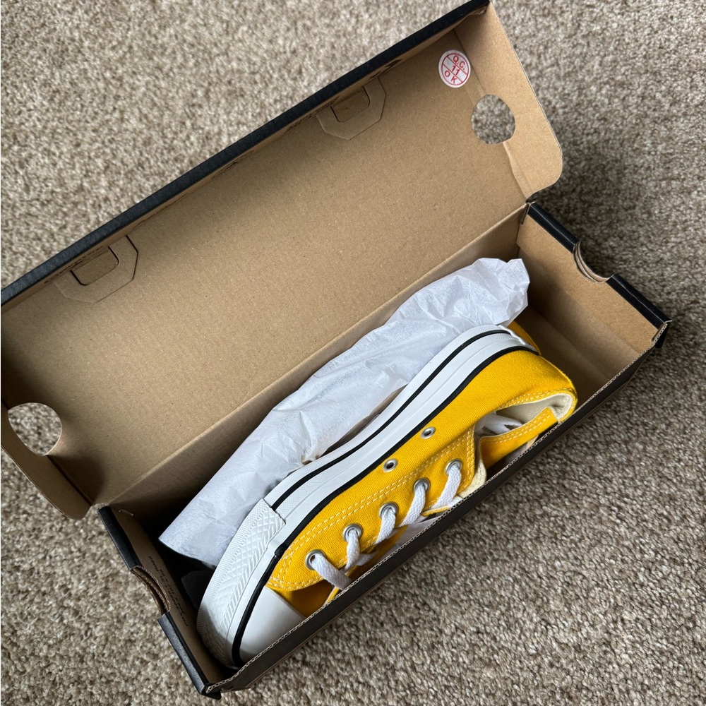 Converse Yellow